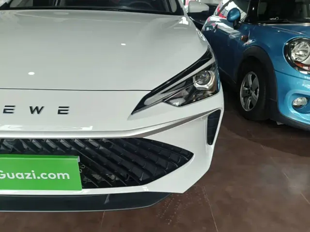 Roewe i5 — Фото автомобиля 23