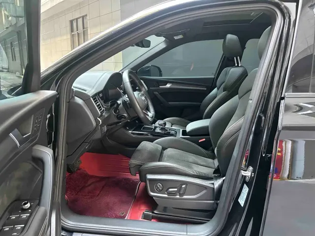 Audi Q5L Sportback — Фото автомобиля 11