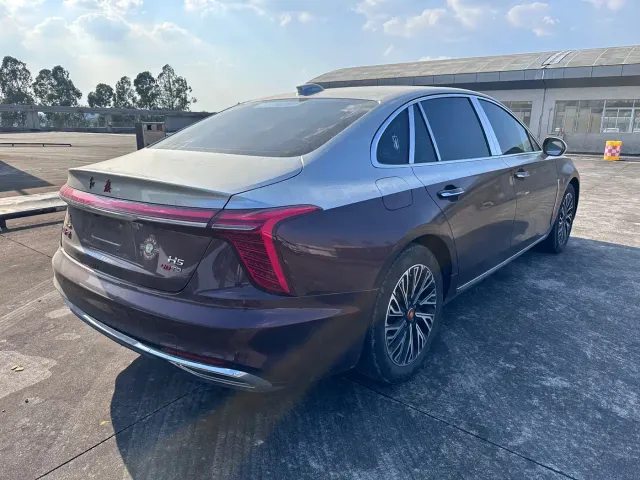 Hongqi H5 — Фото автомобиля 14