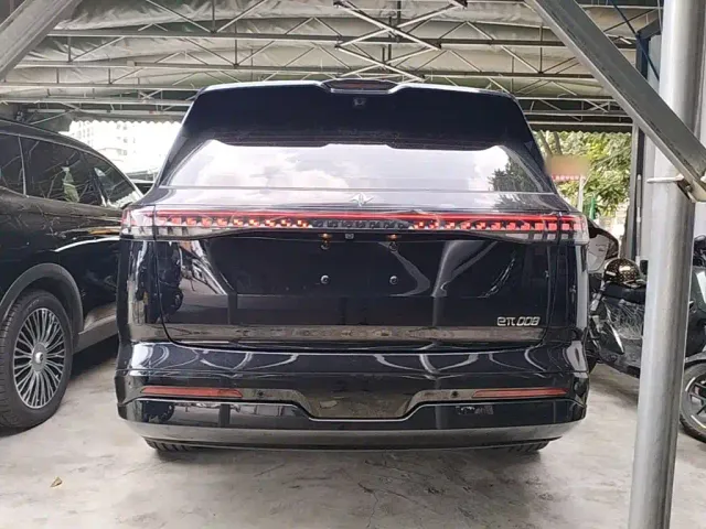 Dongfeng Yipai eπ008 2024 210Max Range Extender 6-Seater — Фото автомобиля 5