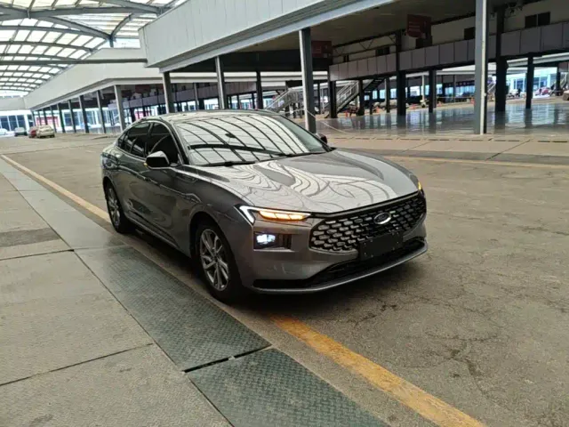Ford Mondeo — Фото автомобиля 3