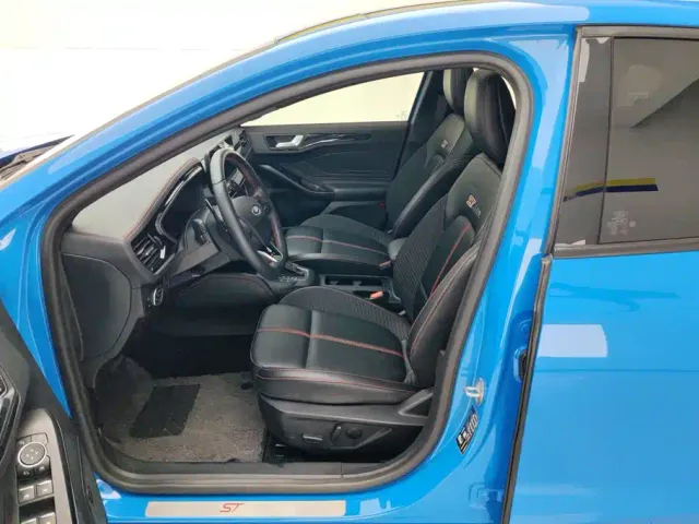 Ford Focus — Фото автомобиля 9