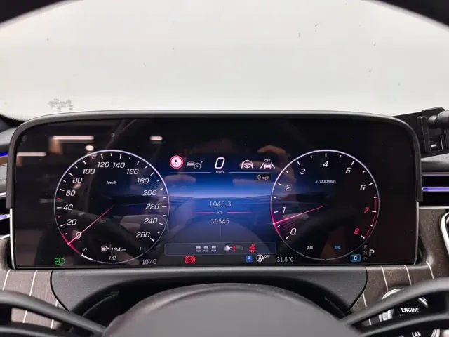 Mercedes-Benz E-Class — Фото автомобиля 14