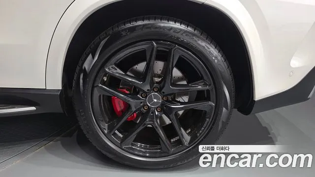 Mercedes-Benz GLE-Class — Фото автомобиля 21