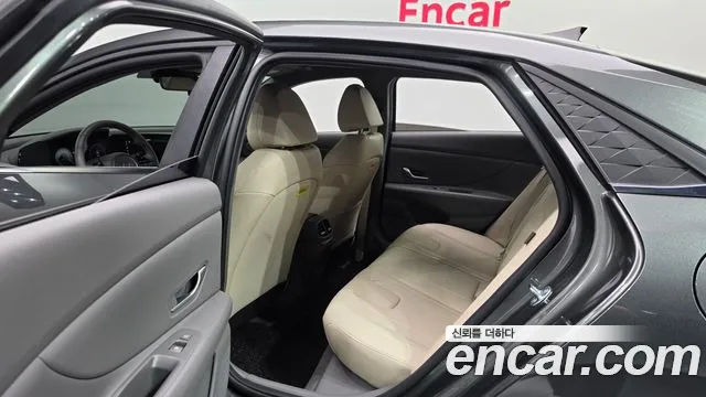 Hyundai AVANTE Новый Avante (CN7) — Фото автомобиля 10