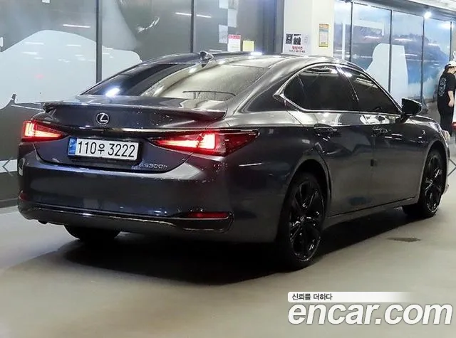 Lexus ES — Фото автомобиля 4