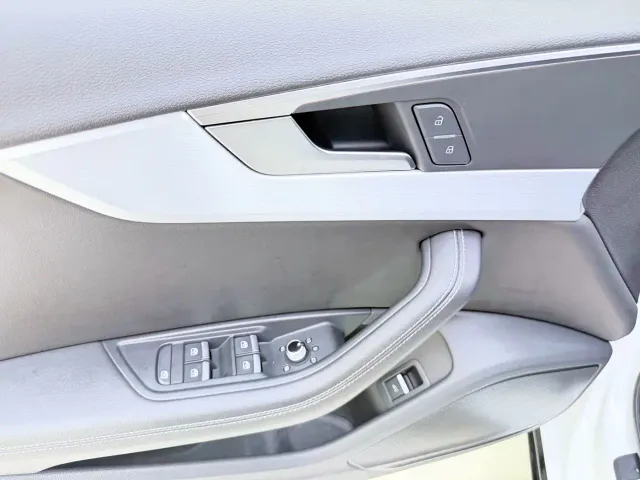 Audi A4L — Фото автомобиля 11