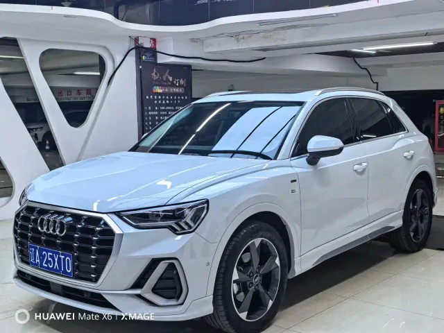 Фотография автомобиля — Audi Q3