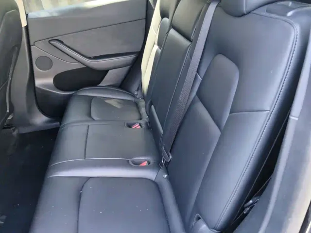 Tesla Model Y — Фото автомобиля 18