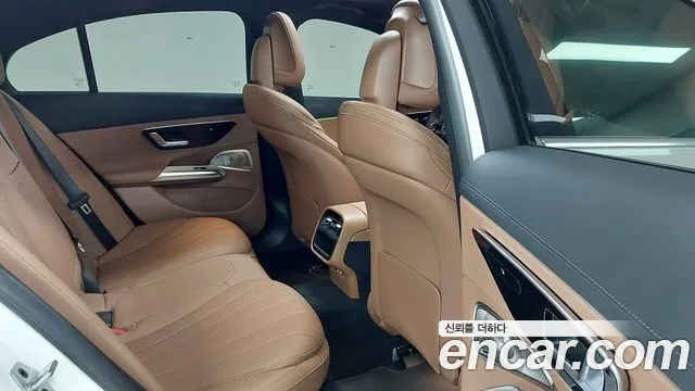 Mercedes-Benz E-Class — Фото автомобиля 10