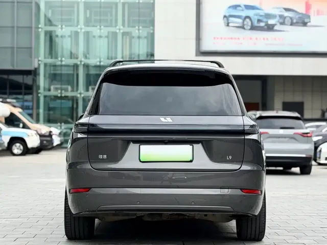 Li Auto L9 — Фото автомобиля 15