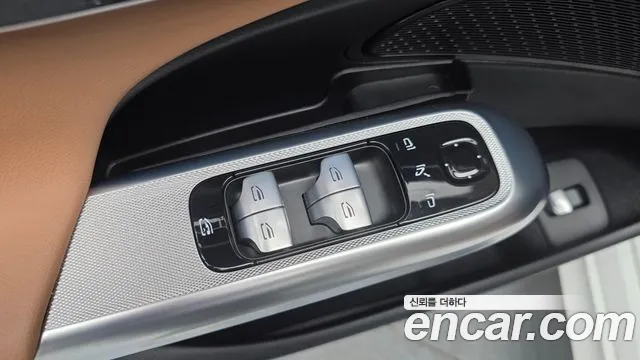 Mercedes-Benz E-Class — Фото автомобиля 26