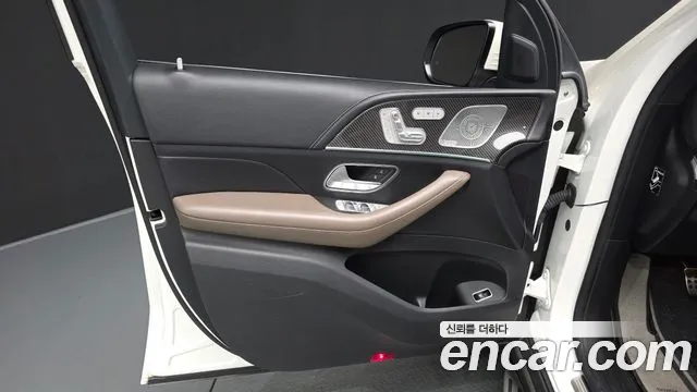 Mercedes-Benz GLE-Class — Фото автомобиля 24