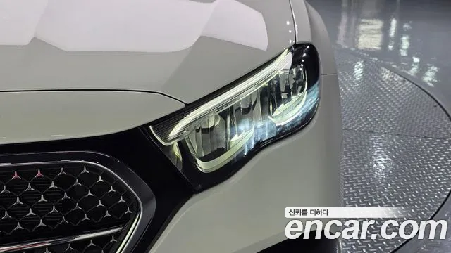 Mercedes-Benz E-Class — Фото автомобиля 18