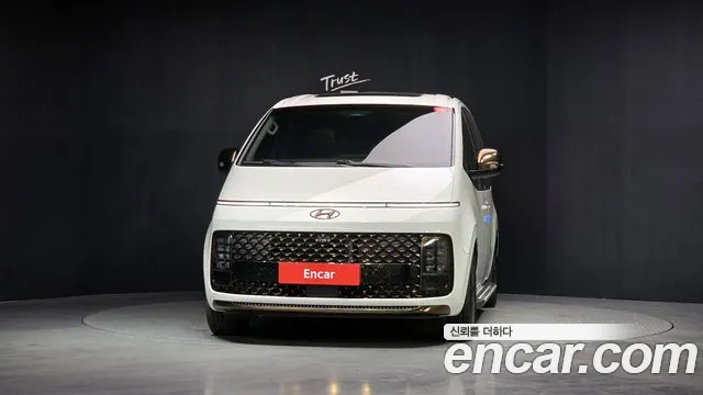 Hyundai Staria Staria 4WD Lounge 9 мест — Фото автомобиля 3