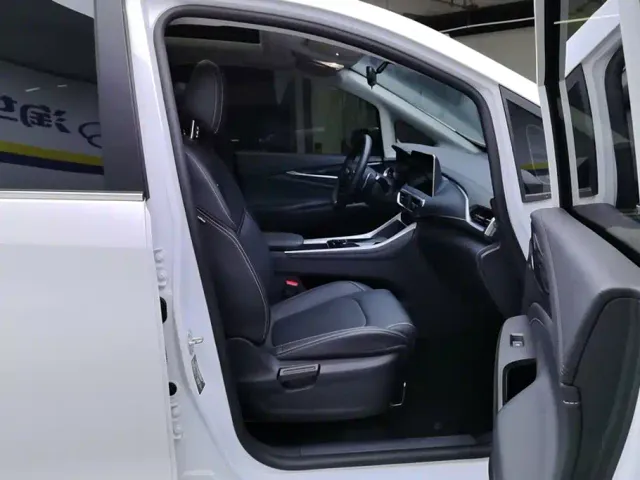 Maxus G50 — Фото автомобиля 8
