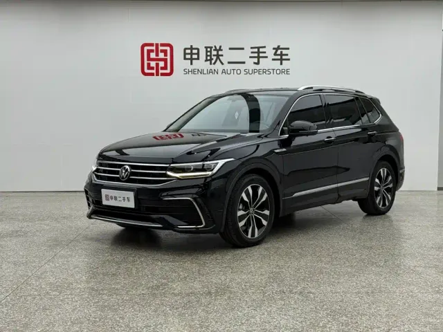Фотография автомобиля — Volkswagen Tiguan L