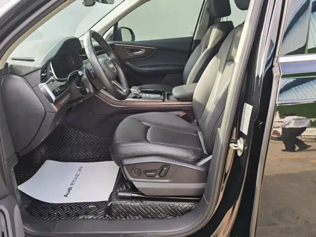 Audi Audi Q7 2023 45 TFSI quattro S line Sport — Фото автомобиля 12