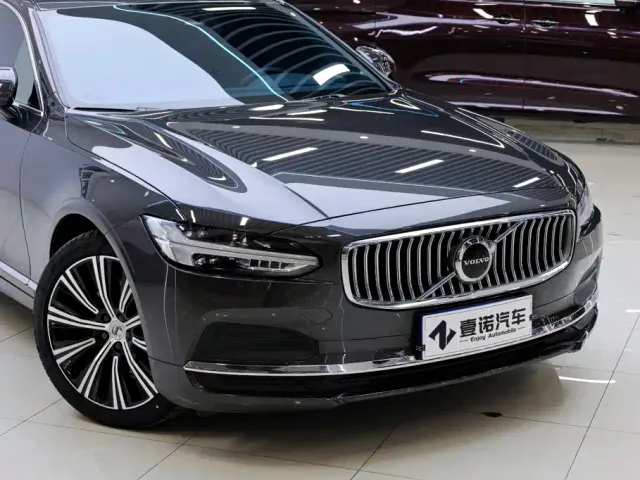 Volvo S90 — Фото автомобиля 11
