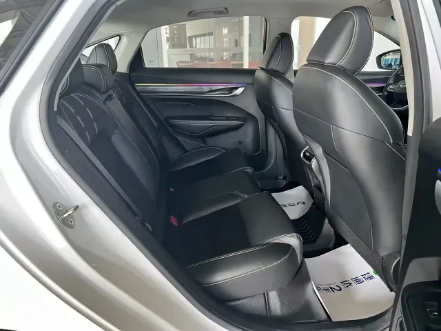 Geely Binrui — Фото автомобиля 13