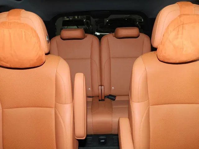 Li Auto L8 — Фото автомобиля 13