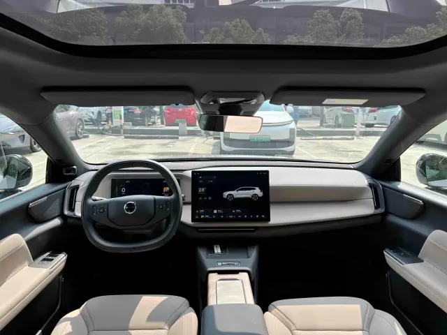 Volvo Volvo XC70 Plug-in Hybrid 2025 Standard — Фото автомобиля 19