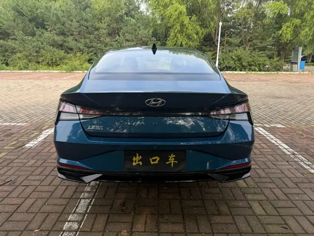 Hyundai Elantra — Фото автомобиля 3