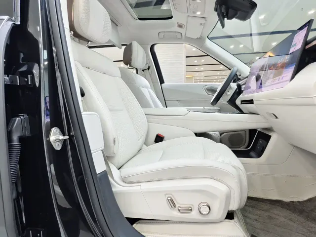 Lynk & Co 900 — Фото автомобиля 7