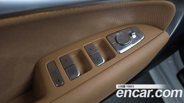 Genesis G70 New — Фото автомобиля 29