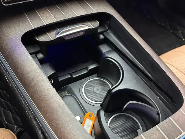 Mercedes-Benz E-Class — Фото автомобиля 15