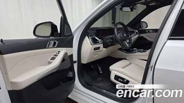 BMW X5 xDrive 40i M Sport — Фото автомобиля 9