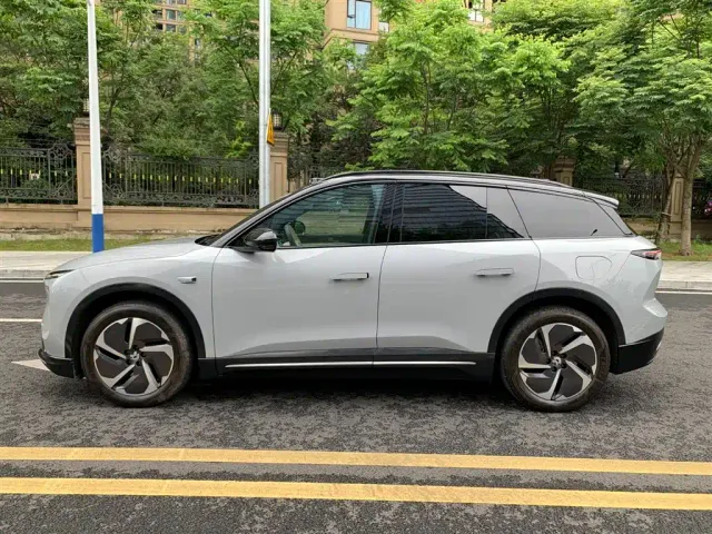 Nio ES6 — Фото автомобиля 7
