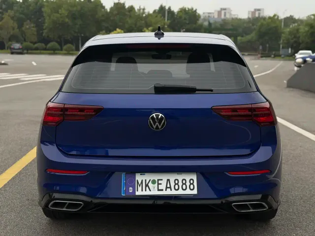 Volkswagen Golf — Фото автомобиля 6