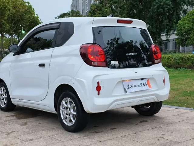 Roewe Clever — Фото автомобиля 4