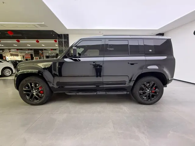 Land Rover Defender — Фото автомобиля 21