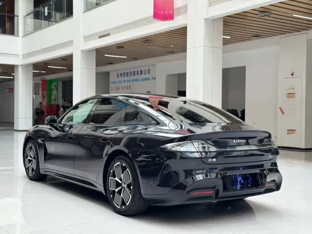Xiaomi SU7 — Фото автомобиля 7