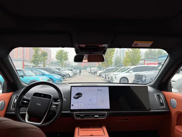 Li Auto L8 — Фото автомобиля 7