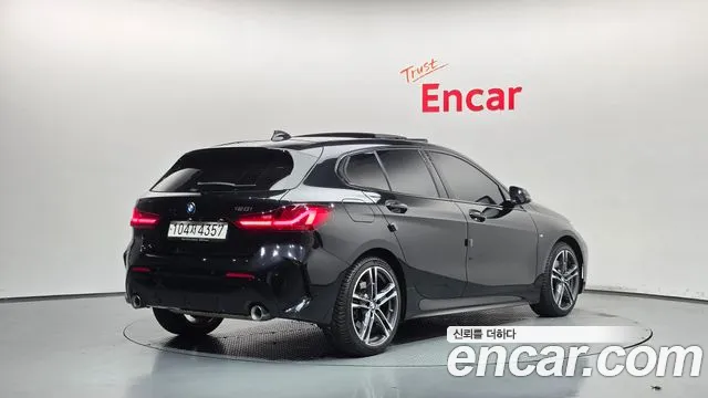 BMW 1 Series F40 — Фото автомобиля 2