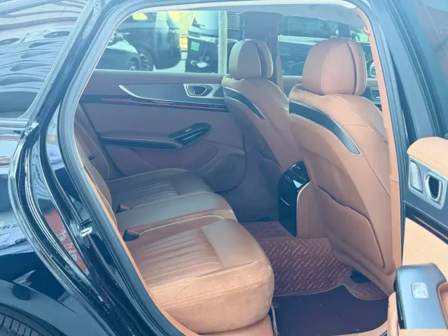 Hongqi H9 — Фото автомобиля 5