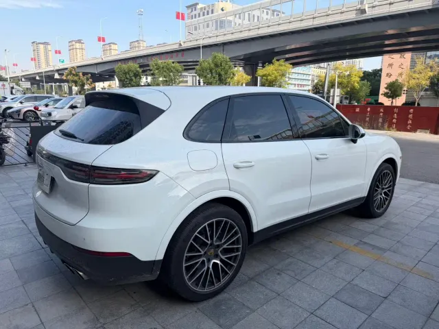 Porsche Cayenne — Фото автомобиля 6