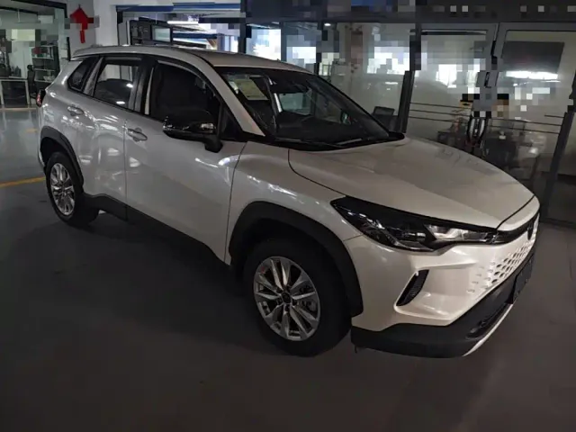 Toyota Corolla Cross — Фото автомобиля 3