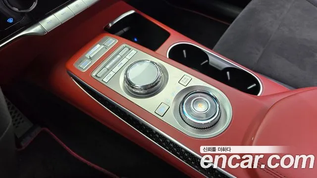 Genesis GV70 — Фото автомобиля 12