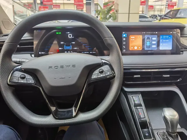 Roewe i5 — Фото автомобиля 20