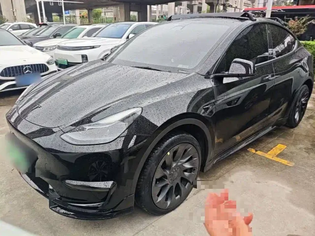 Фотография автомобиля — Tesla Model Y