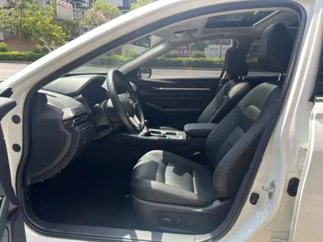 Nissan Teana — Фото автомобиля 6