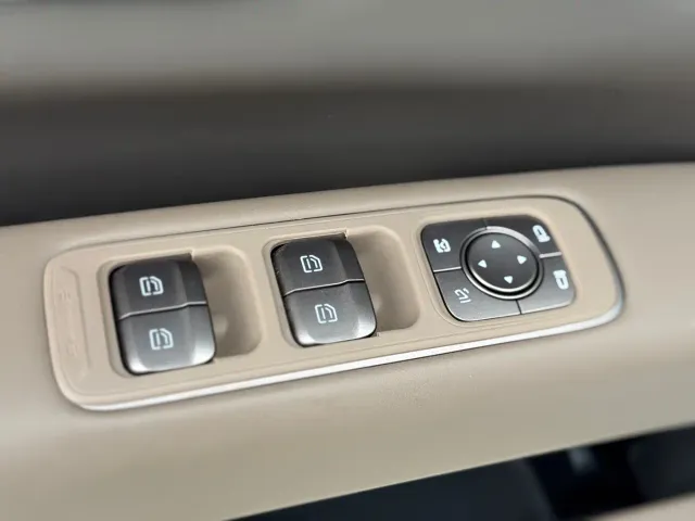 Li Auto i6 — Фото автомобиля 20