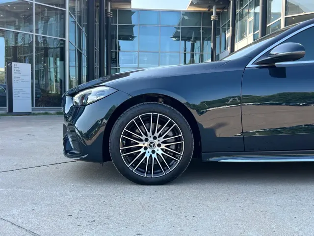 Mercedes-Benz C-Class — Фото автомобиля 4