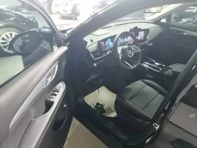 Buick Envision Plus — Фото автомобиля 15