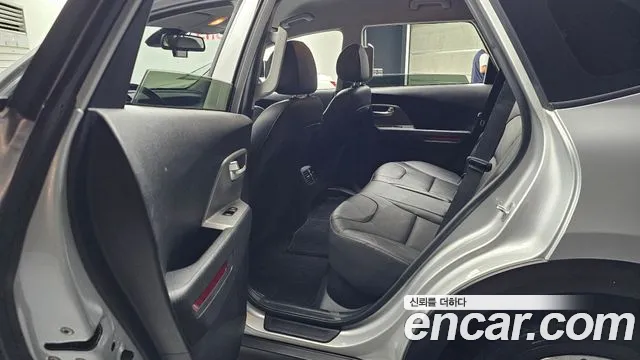 Kia Niro — Фото автомобиля 26