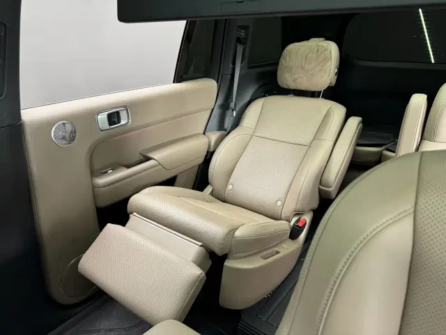 Li Auto L9 — Фото автомобиля 10